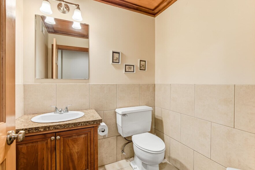 More Photos Of 3825 Lake Elmo Ave N, Lake Elmo Research And Development For Lease