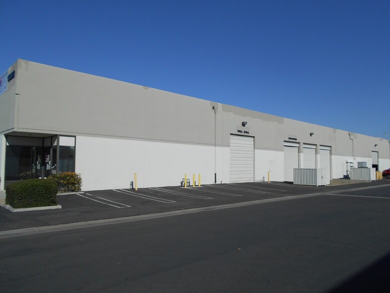 More Photos Of 1060-1072 N Kraemer Pl, Anaheim Manufacturing For Lease