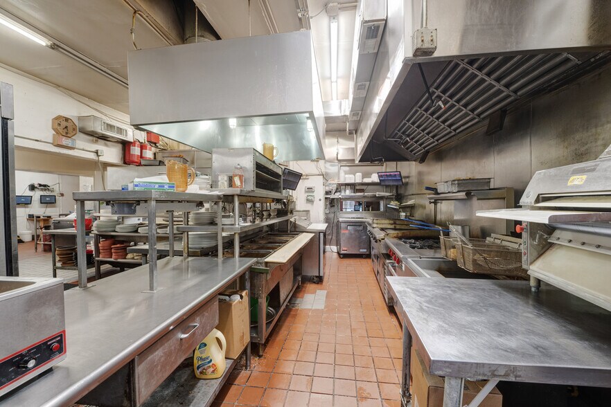 More Photos Of 8032 4th St NW, Albuquerque Restaurant For Sale