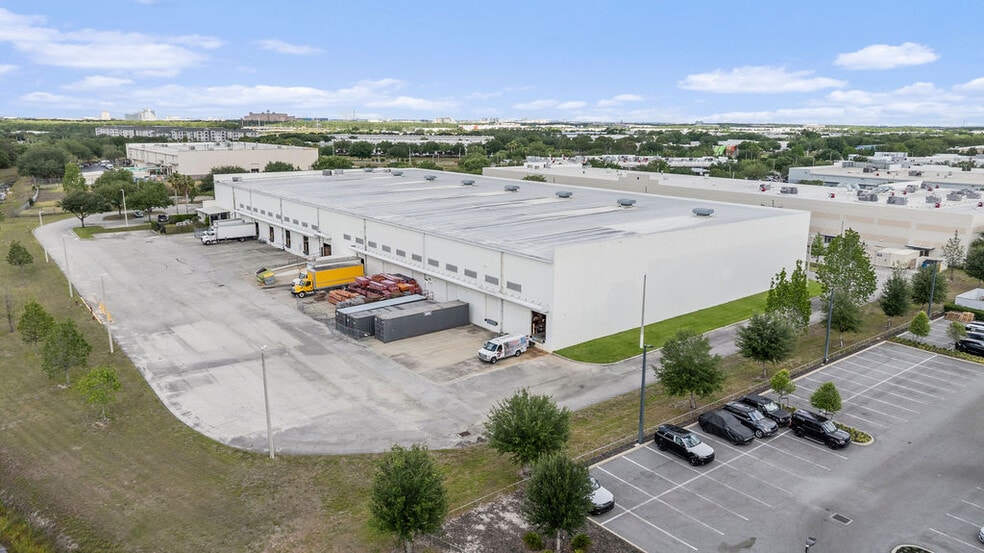 More Photos Of 2242 W Taft Vineland Rd, Orlando Industrial For Sale
