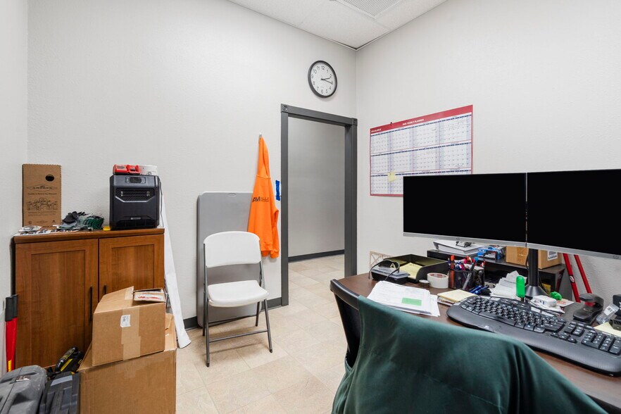 More Photos Of 2752 E Kearney St, Springfield Freestanding For Sale