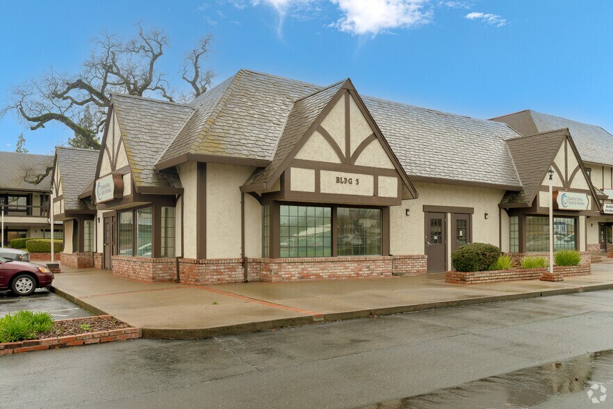More Photos Of 8421 Auburn Blvd, Citrus Heights Office For Lease