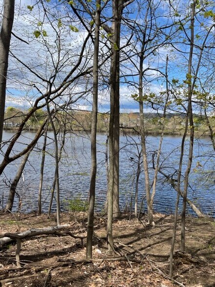 More Photos Of 67 Crescent, Waltham Land For Sale