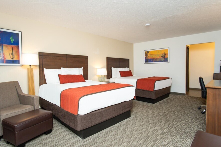 More Photos Of 301 W State Route 89A, Cottonwood Hotel For Sale