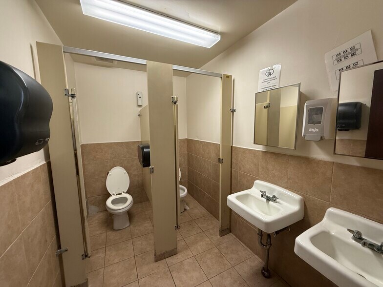 More Photos Of 4001 N American St, Philadelphia Warehouse For Sale