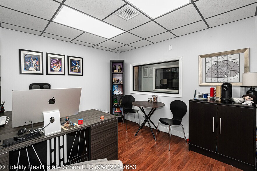 More Photos Of 3650 Coral Ridge Dr, Coral Springs Light Manufacturing For Sale