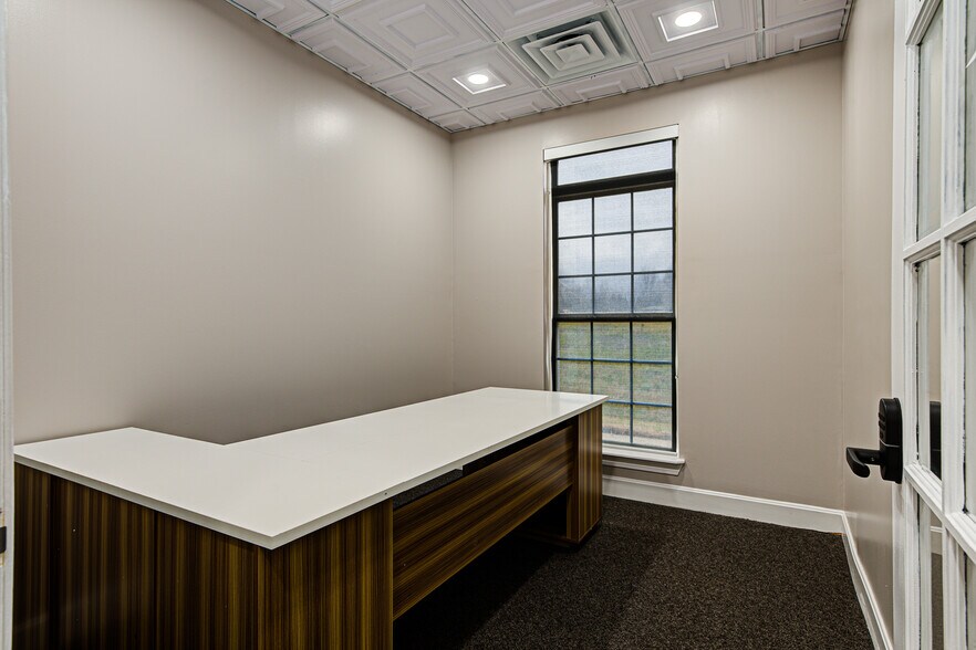 More Photos Of 3240 Office Pointe Pl, Louisville Coworking Space