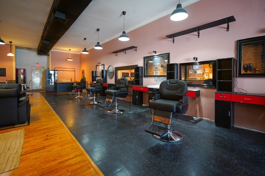 More Photos Of 5114 Park Heights Ave, Baltimore Storefront For Lease