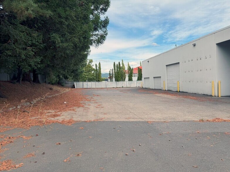 More Photos Of 6789 SW 111th Ave, Beaverton Warehouse For Lease