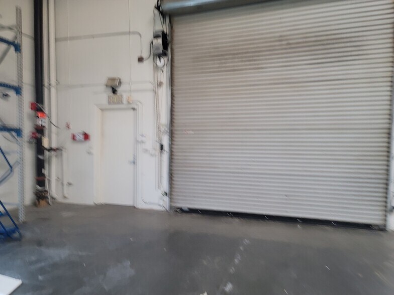 More Photos Of 800 S Rochester Ave, Ontario Warehouse For Lease