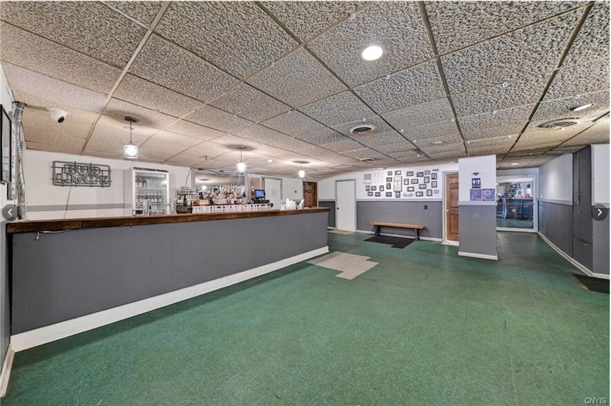 More Photos Of 7 E River Rd, Central Square Restaurant For Sale