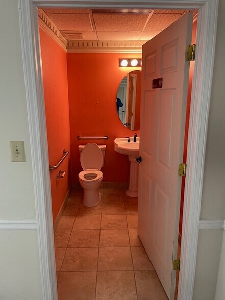 More Photos Of 650 Hillcrest Rd, Lilburn Medical For Lease