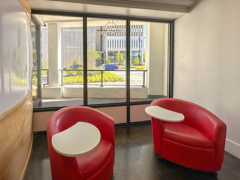 More Photos Of 17 College St, Greenville Storefront Retail Office For Lease
