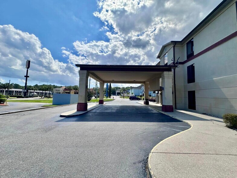 More Photos Of 5635 Tillmans Corner Pky, Theodore Hotel For Sale