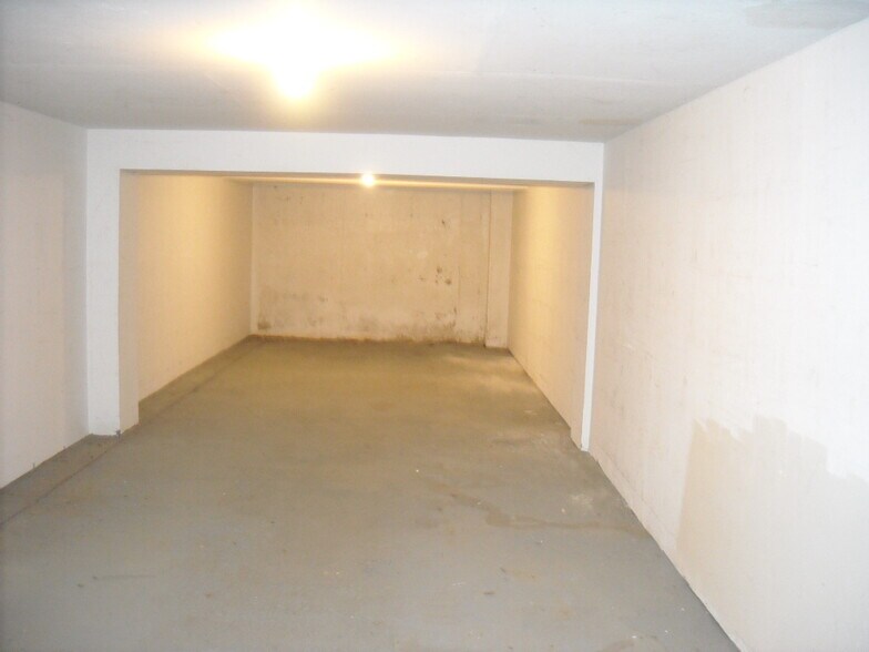 More Photos Of 4011 Hylan Blvd, Staten Island Storefront For Sale