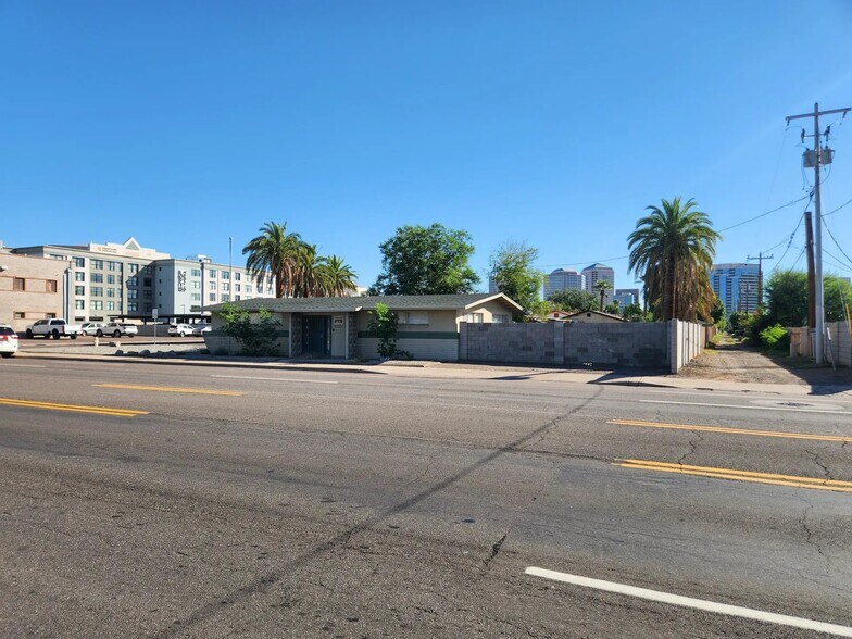 More Photos Of 2721 N 7th Ave, Phoenix Office For Sale