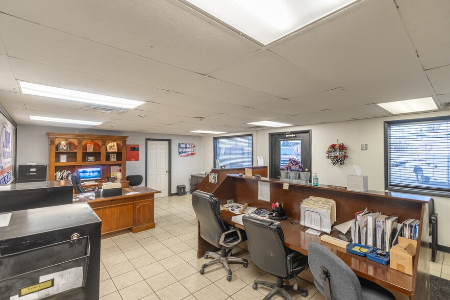 More Photos Of 701 I St, Bedford Warehouse For Sale