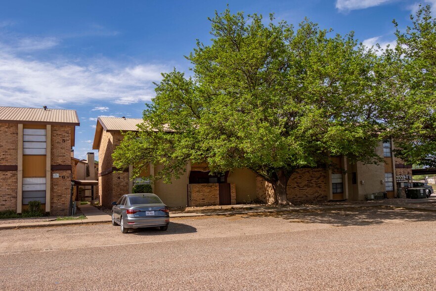 More Photos Of 1102 Sherman Ave, Levelland Apartments For Sale