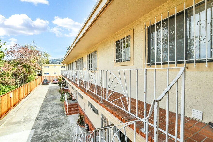 More Photos Of 3300 Brookdale Ave, Oakland Apartments For Sale