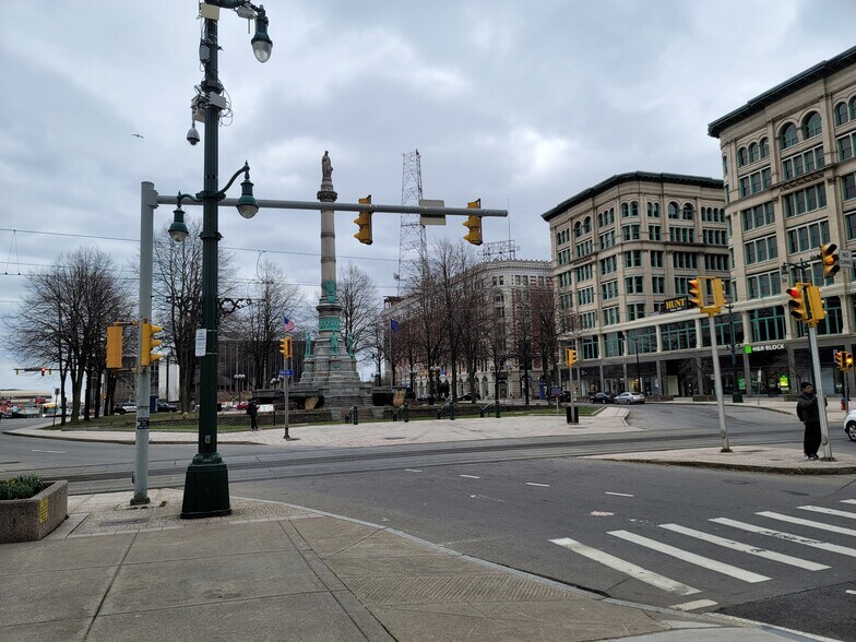 More Photos Of 452 Main St, Buffalo Drugstore For Lease