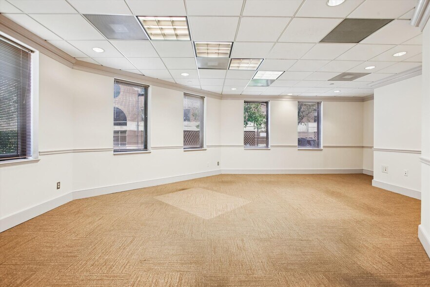 More Photos Of 1501 Duke St, Alexandria Office For Lease