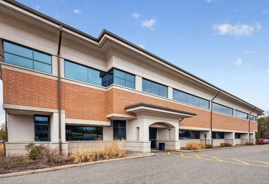 More Photos Of 17000 W North Ave, Brookfield Medical For Lease