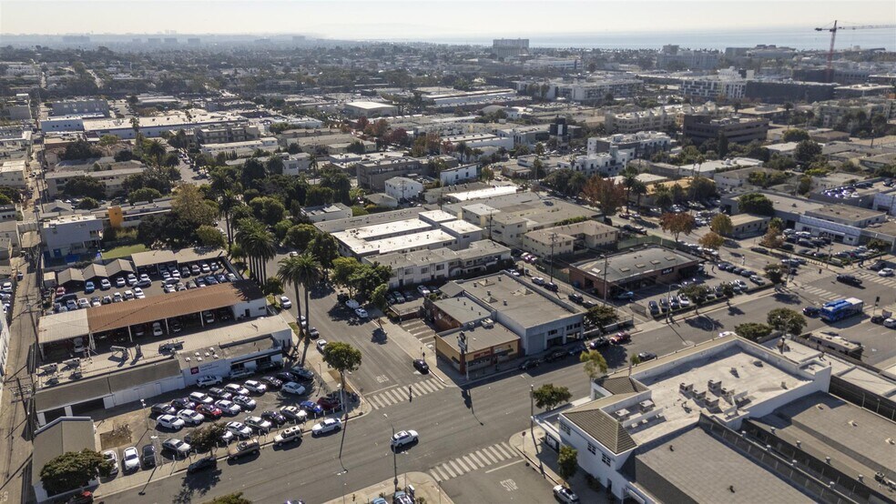 More Photos Of 1428 12th St, Santa Monica Apartments For Sale