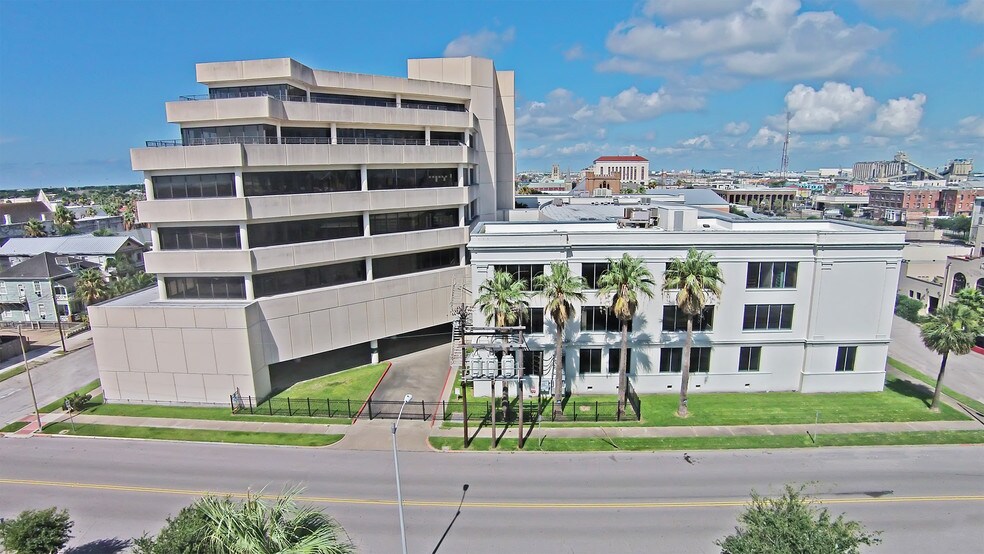 More Photos Of 2115 Winnie St, Galveston Office For Lease