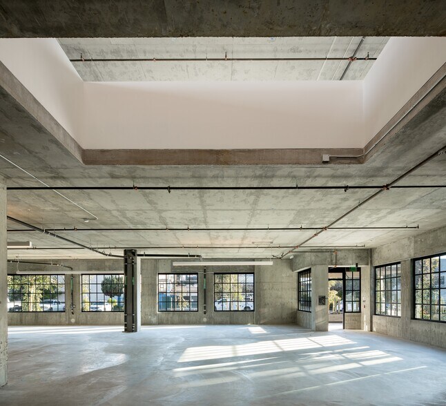 More Photos Of 1650 Euclid St, Santa Monica Office For Sale