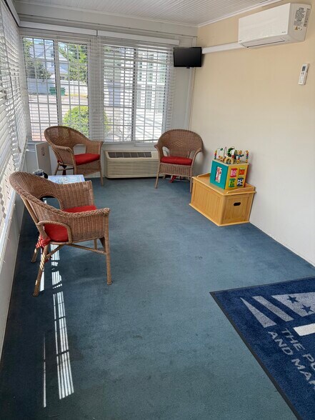 More Photos Of 156 N Ocean Ave, Patchogue Office For Sale