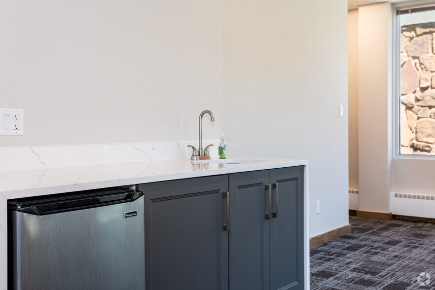 More Photos Of 48 E Beaver Creek Blvd, Avon Office For Lease