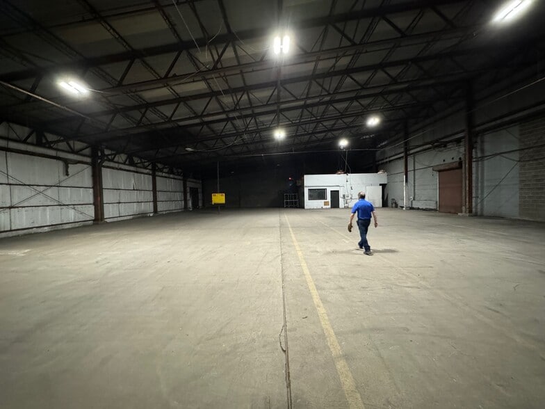 More Photos Of 1025 Winchester Ave, Kansas City Warehouse For Lease