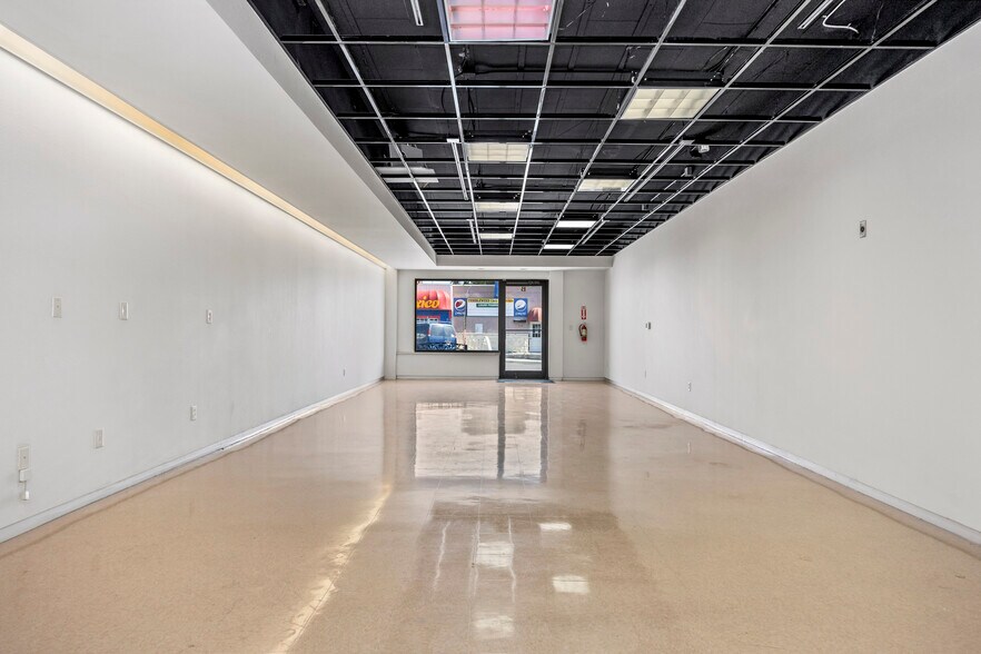 More Photos Of 515 9th St, Benton City Drugstore For Lease