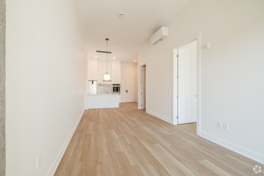 More Photos Of 5200 St De La Savane, Montréal Apartments For Lease