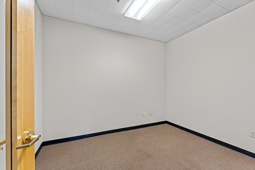 More Photos Of 2030 NE Martin Luther King Jr Blvd, Portland Office For Lease