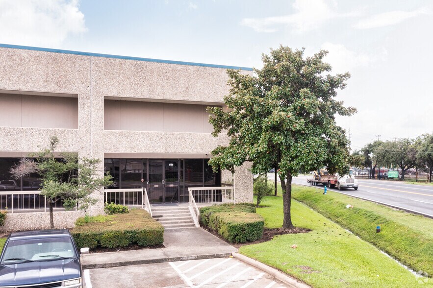 More Photos Of 245 Mccarty Rd, Houston Unknown For Lease