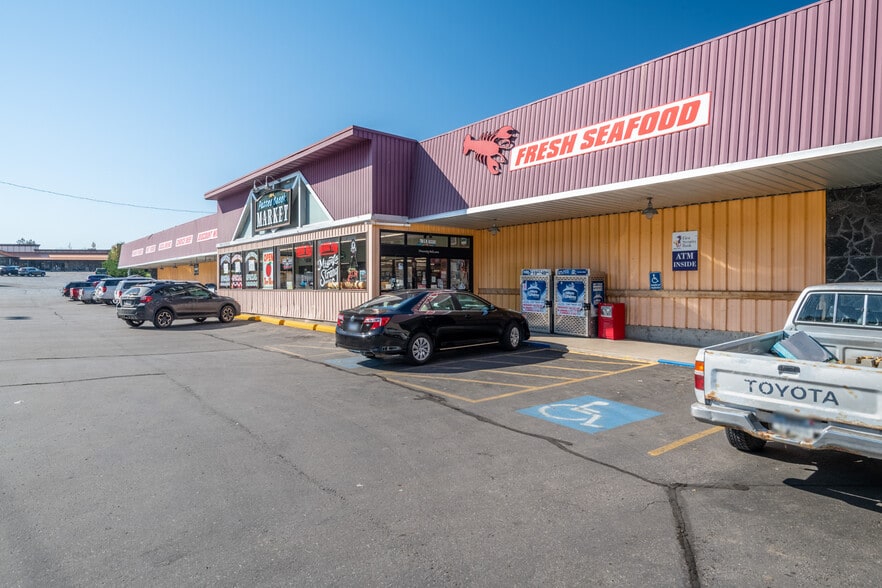 More Photos Of 704 SW Higgins Ave, Missoula Supermarket For Sale