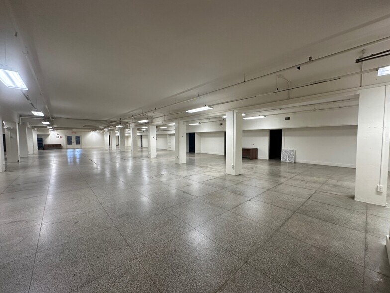 More Photos Of 100 E Main St, Spartanburg Apartments For Lease