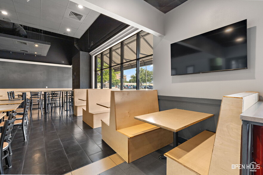 More Photos Of 3001-3007 Garnett Ave, Wichita Falls General Retail For Lease