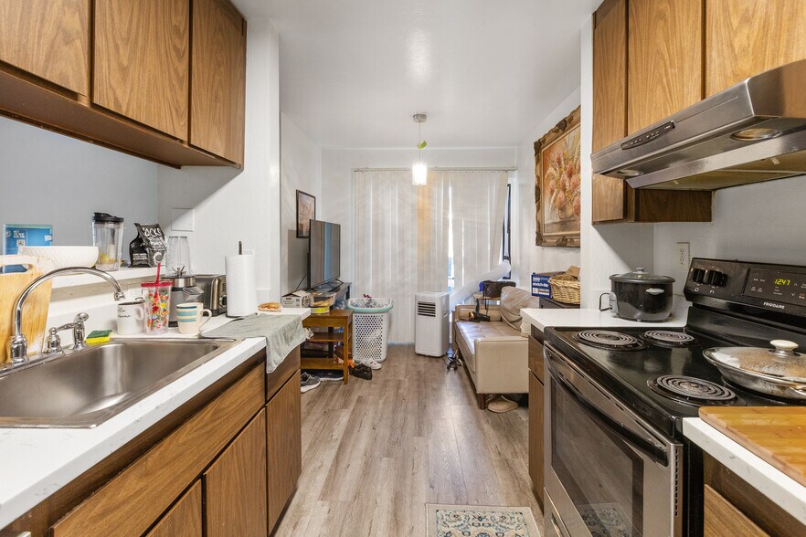 More Photos Of 1411 Oxford St, Redwood City Apartments For Sale
