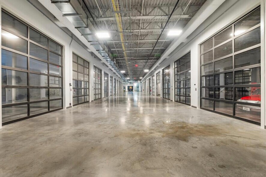 More Photos Of 4229 FM 620, Austin Showroom For Sale