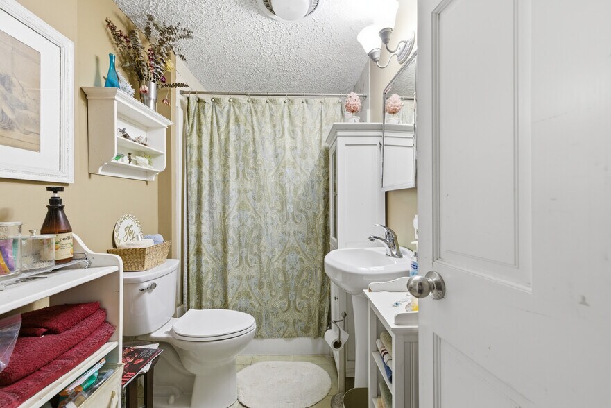 More Photos Of 275 Main St, South Berwick Storefront For Sale