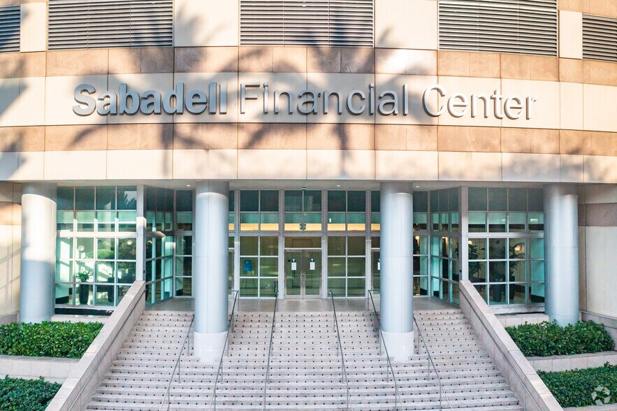 More Photos Of 1111 Brickell Ave, Miami Office For Lease