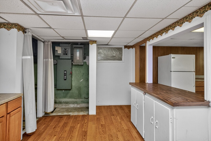 More Photos Of 205 Otter St, Danville Specialty For Sale