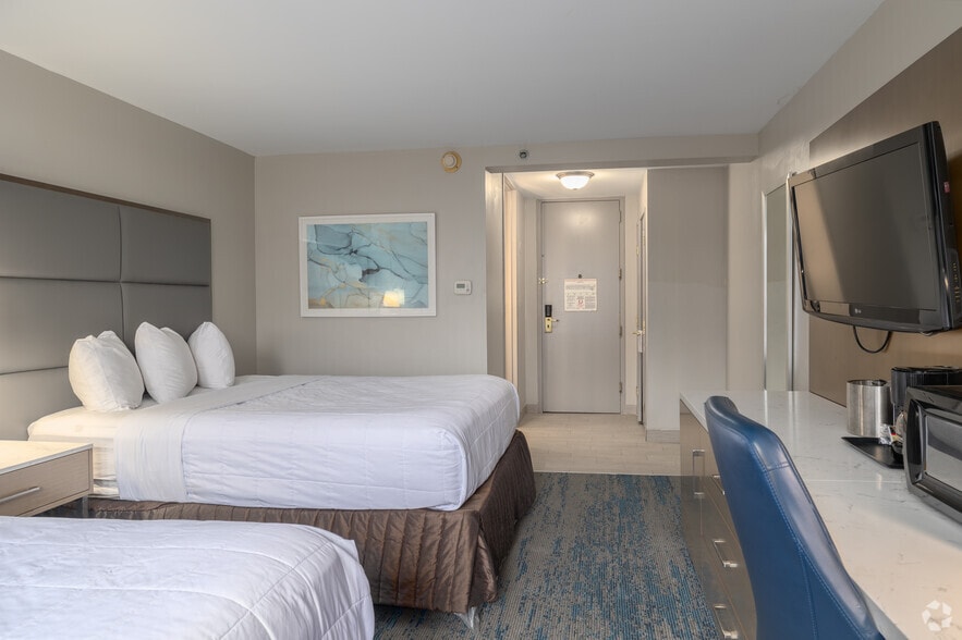 More Photos Of 5300 Rockside Rd, Independence Hotel For Sale