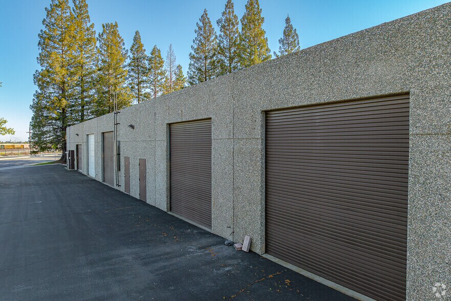 More Photos Of 660 Commerce Dr, Roseville Research And Development For Lease