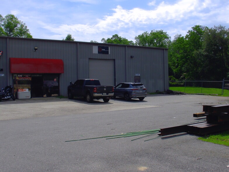 More Photos Of 553 Capital Cir SW, Tallahassee Warehouse For Lease