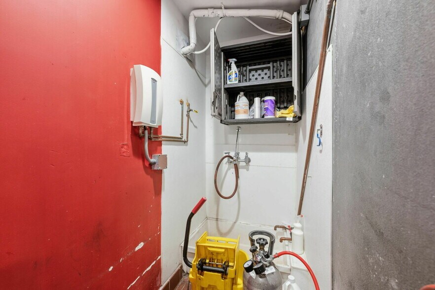 More Photos Of 329 14th St, Oakland Restaurant For Sale