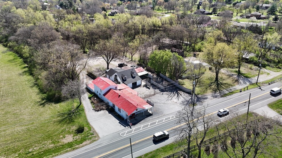 Primary Photo Of 4108 Columbia Pike, Franklin General Retail For Sale