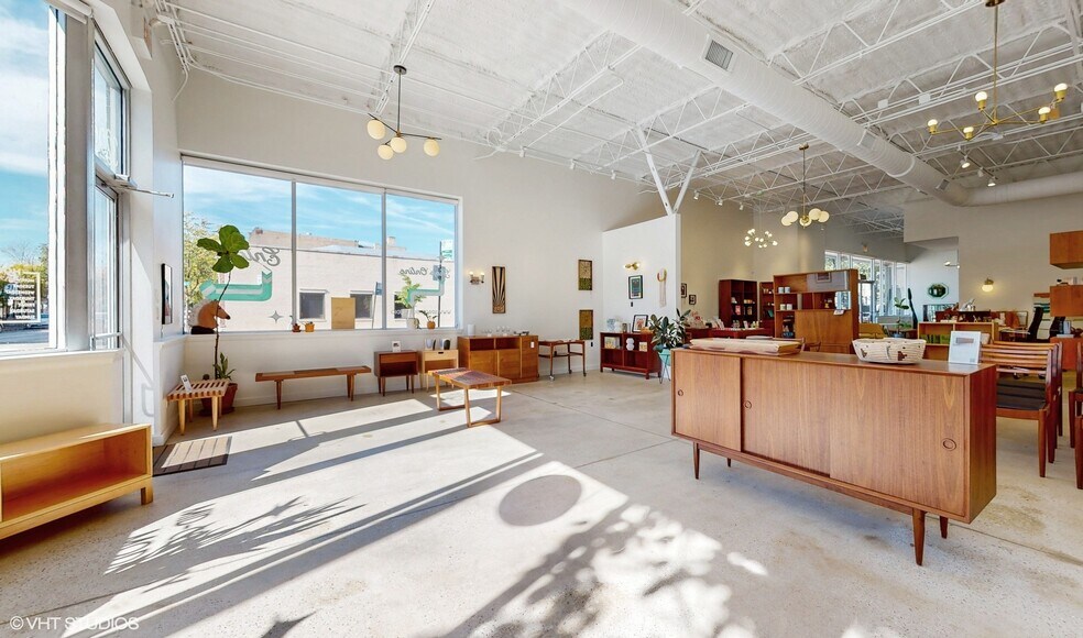 More Photos Of 3256 W Bryn Mawr Ave, Chicago General Retail For Lease